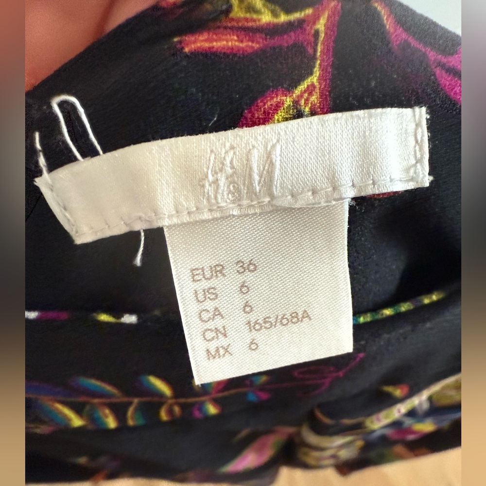 H&M Colorful Bright Floral Wide Leg Gaucho Cropped Pants - Picture 10 of 10